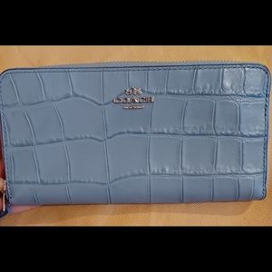 Coach accordion zippered wallet
